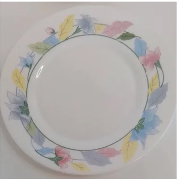 Milk glass plates Arcopal France set of 6 like New - Picture 2 of 5